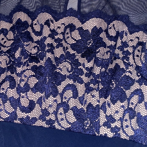 * FINAL PRICE *Eliza J navy blue and tan floral lace maxi dress, size 6 - Picture 3 of 4